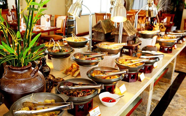 Đèn hâm nóng thức ăn ngày càng được ưa chuộng và phổ biến trong tiệc buffet